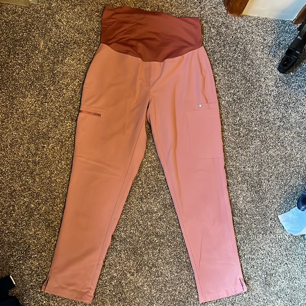 Figs Mauve Maternity Scrubs size Medium